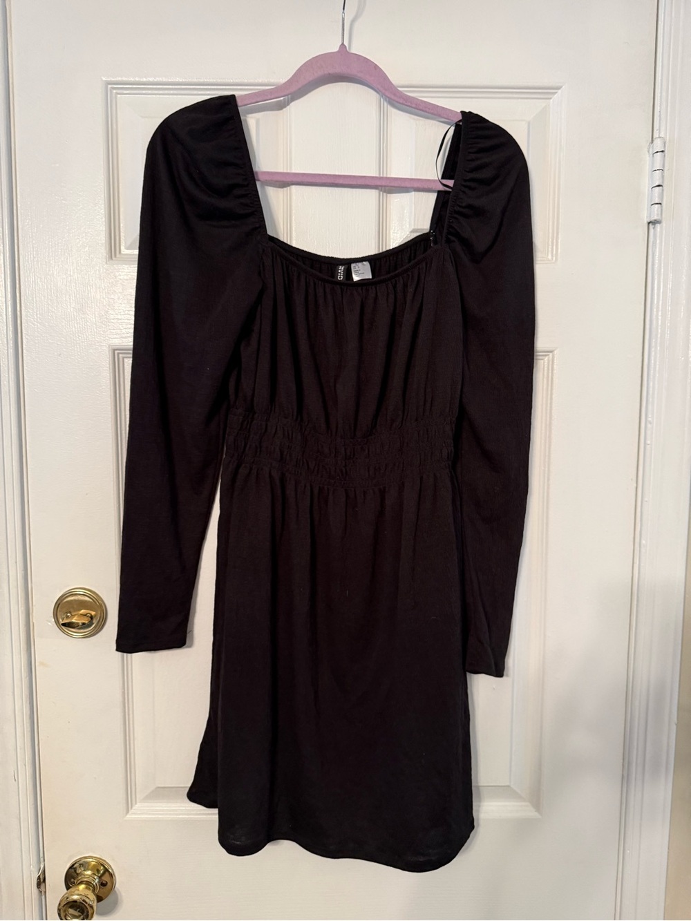 h&m black smock dress Long-Sleeve Square Neck Smocked Discover 19 Black dress size-lrg Color:CREAM BLACK Ankle length dress in
